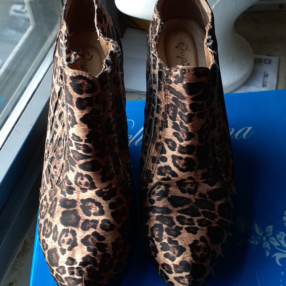Wedges - Picture 2 of 4